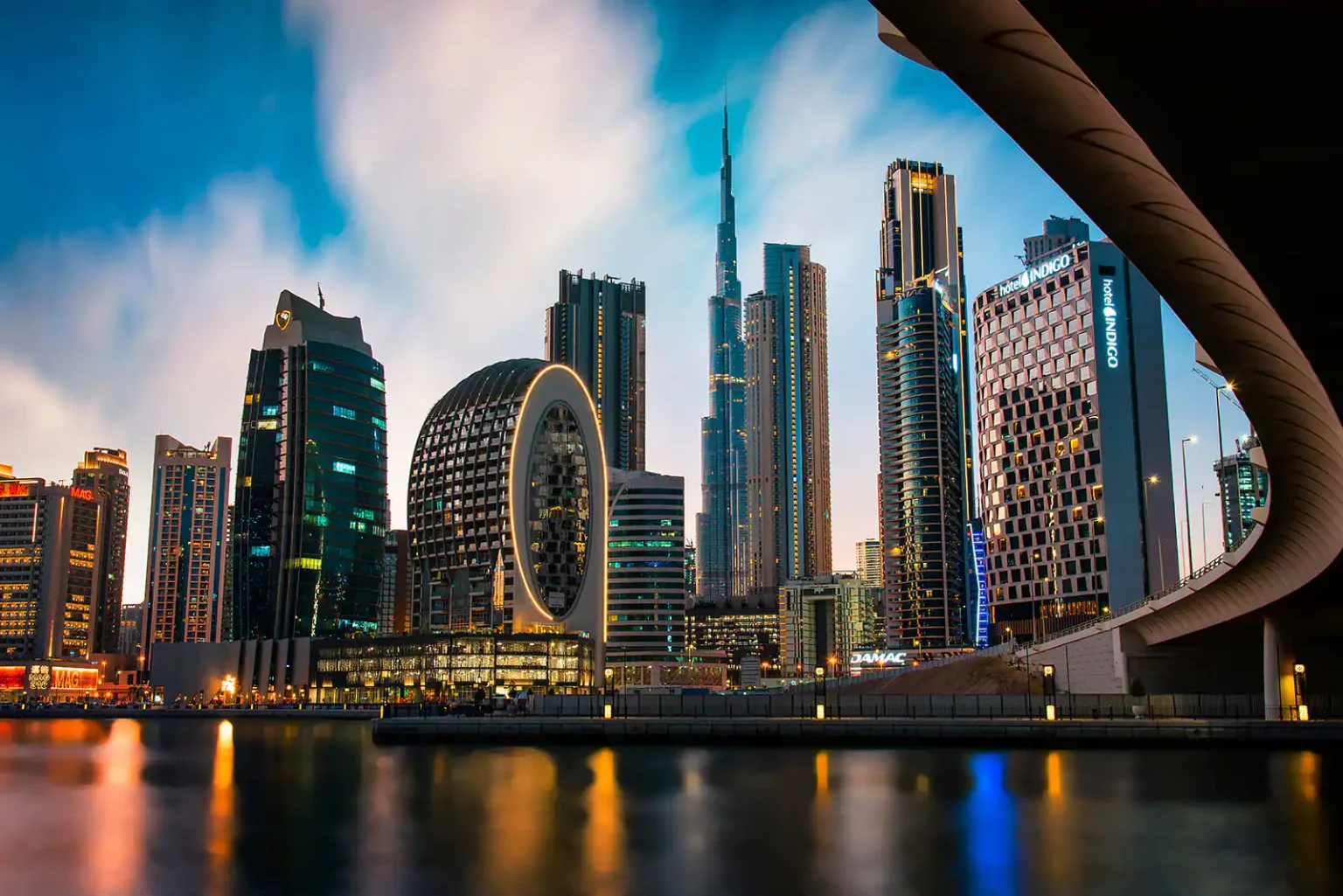 Illustration depicting a skyline of Dubai with bustling cityscape, showcasing the vibrant business environment and opportunities for mainland company formation